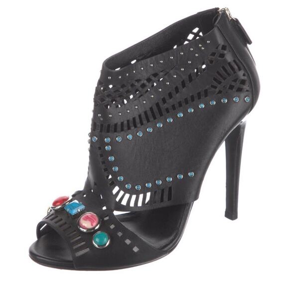 GUCCI LIKA LASER CUT LEATHER STONE STUD EMBELLISHED LOGO ANKLE BOOT SIZE EU 38 - Picture 1 of 5
